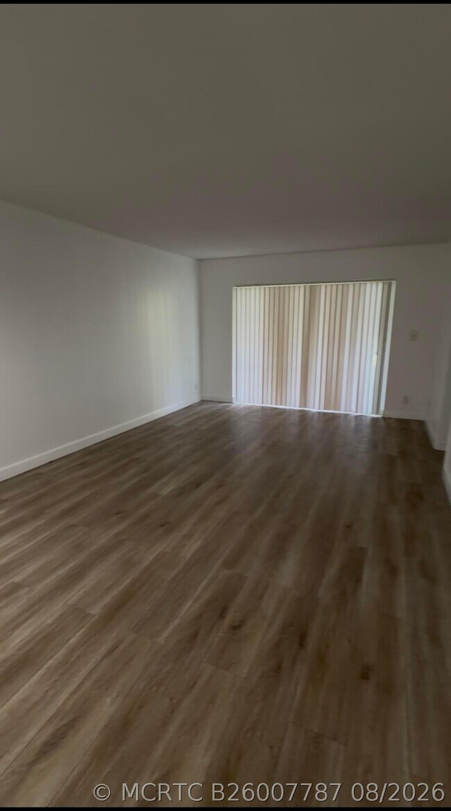 Foto del edificio - 8001 Fairview Dr