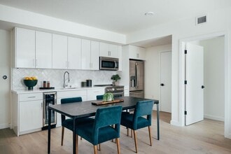 Building Photo - 345 8th St