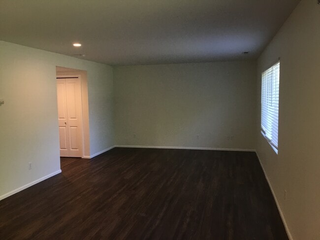 Foto del edificio - 6640 Sarazen St SE
