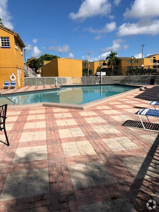 East Wind Lake Village Condominium Apartments for Rent with High Ceilings Miami, FL 1