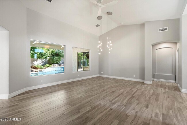 Building Photo - 7220 E Whistling Wind Way