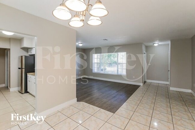 Foto del edificio - 810 NW 186th Dr