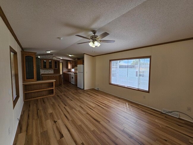 Building Photo - 6 Kris Ann Dr