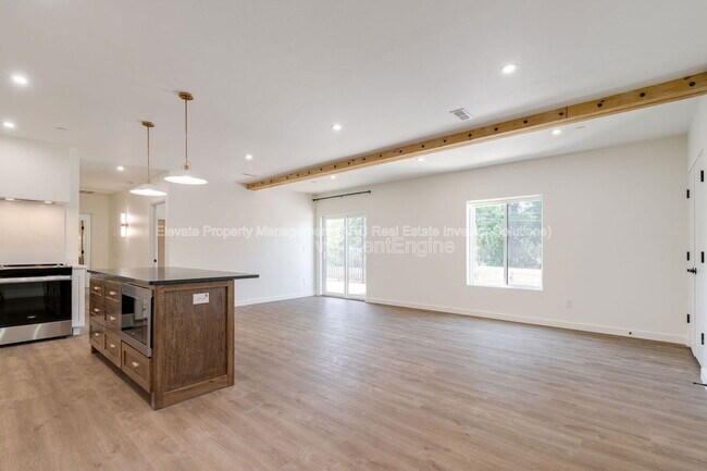 Building Photo - 844 NW 43rd St