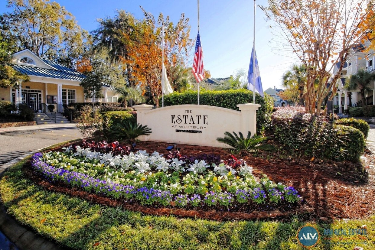 Primary Photo - Third-Floor 2BR/2BA Condo – The Estates at...