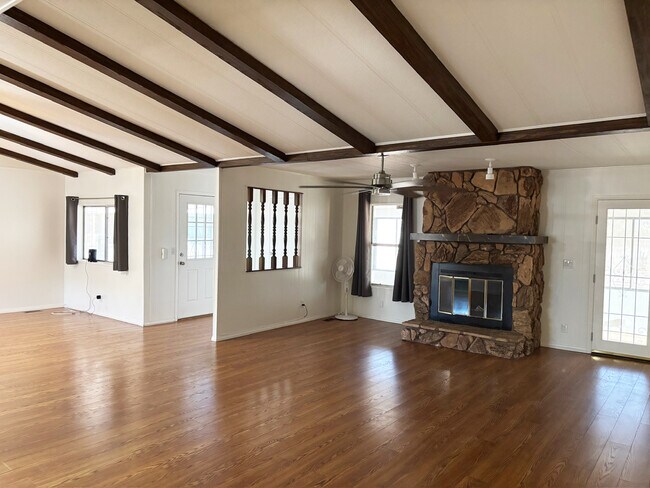 Foto del edificio - 3275 Chimayo Ln