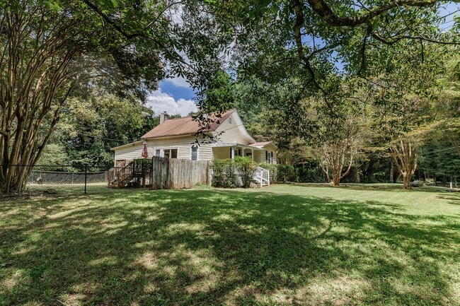 Building Photo - 2121 Simonton Bridge Rd