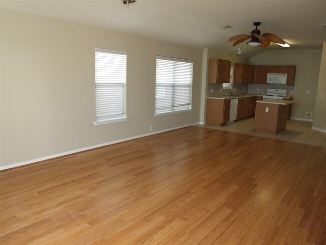 Foto del edificio - 410 Cypresswood Haven