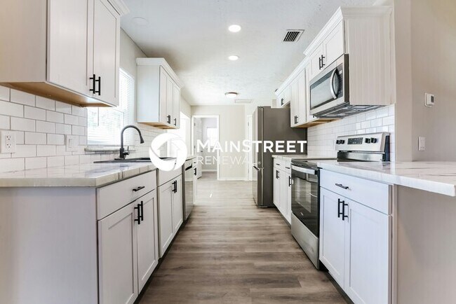 Foto del edificio - 4 Bedroom Pet-Friendly Home in NORTH PORT,...