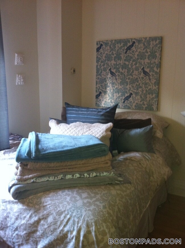 Building Photo - 62 Boylston St