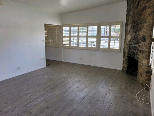 Building Photo - 832 Riverside Place, Unit 5
