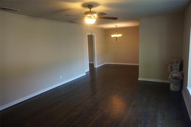 Building Photo - 3413 Brady Ave