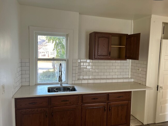 Foto del edificio - 628 Washington St