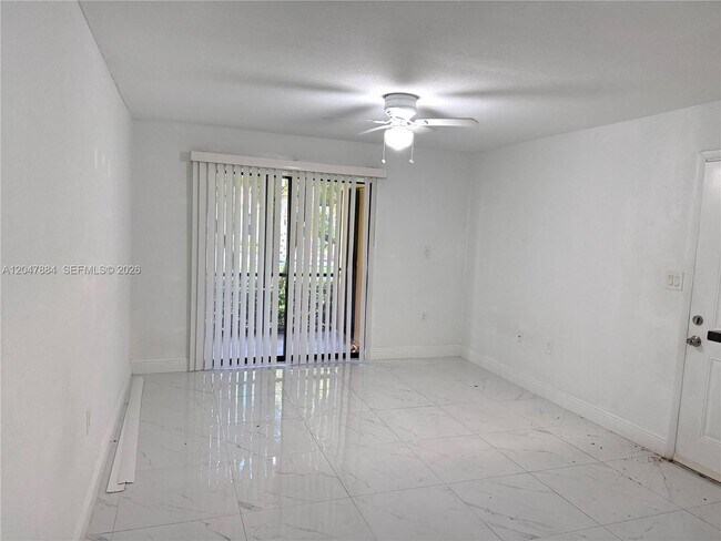 Foto del edificio - 15560 SW 104th Terrace