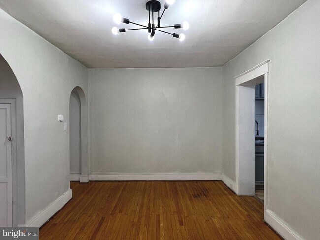 Foto del edificio - 513 E 19th St