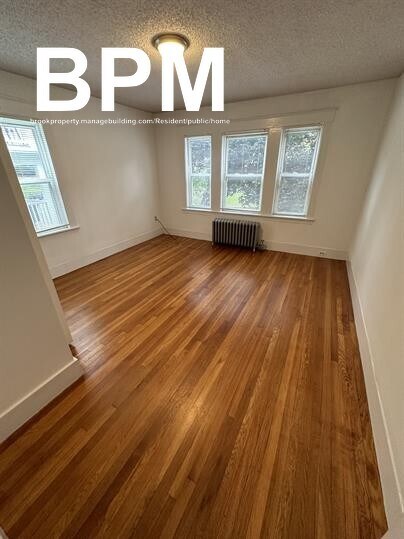 Foto del edificio - 151 Forest Hills St