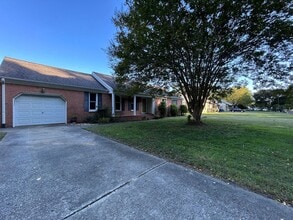 Building Photo - 4511 Twin Pines Rd