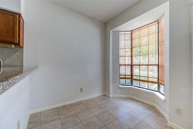 Foto del edificio - 2121 El Paseo St