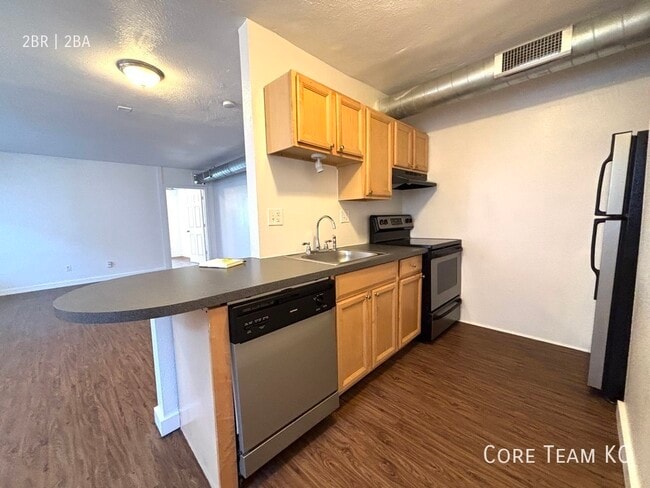 Building Photo - Armour Blvd 2 Bed 2 Bath