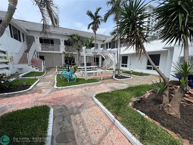 Building Photo - 2115 N Ocean Blvd