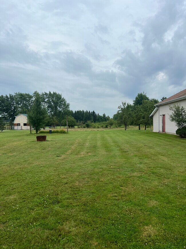 Foto del edificio - 7650 Warner Rd