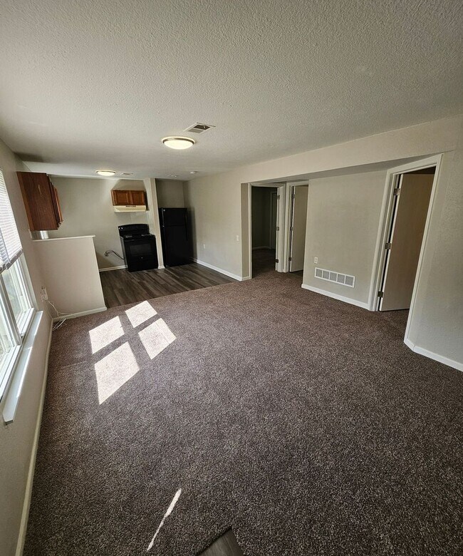 Foto del edificio - Modern Makeover in KCMO — Renovated, Pet-F...