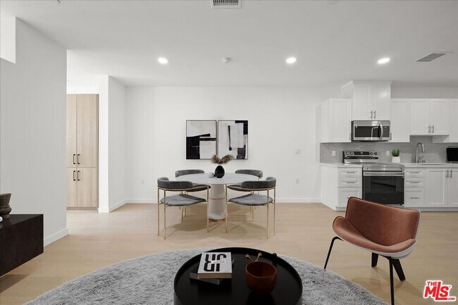 Foto del edificio - 3977 Beverly Blvd