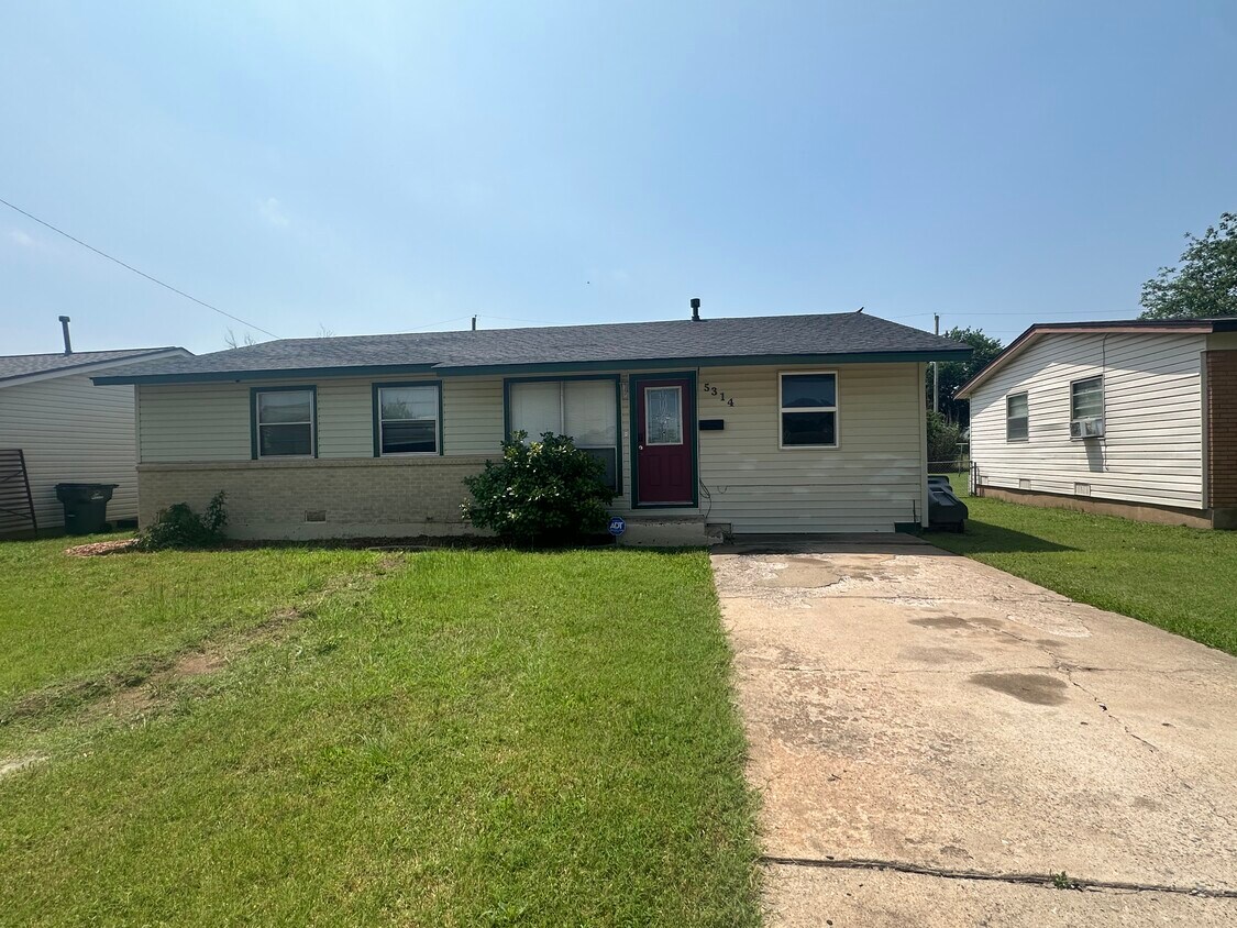 Foto principal - 5314 NW Liberty Ave