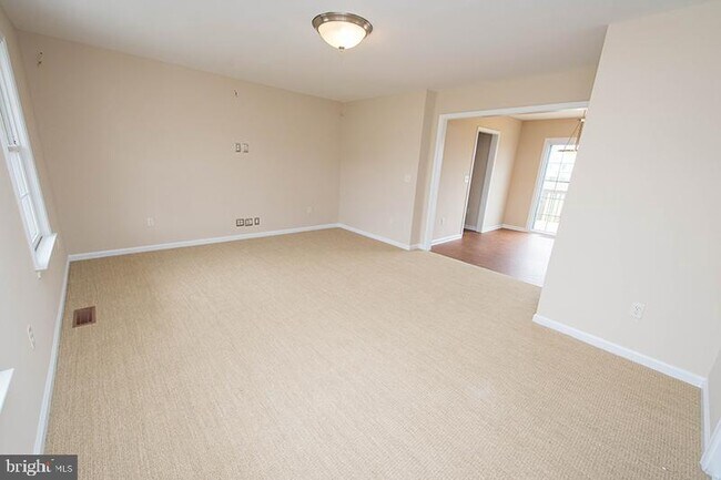Building Photo - 1322 Aspen Dr