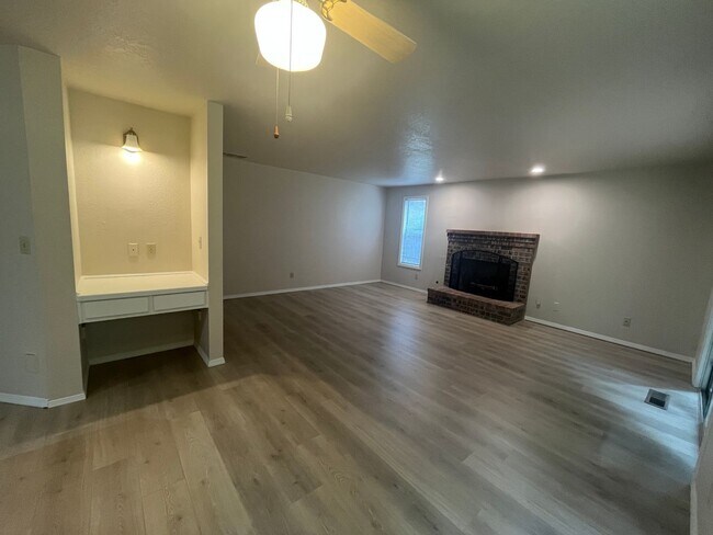 Foto del edificio - Beautifully Updated West Linn Home Near West Linn High School