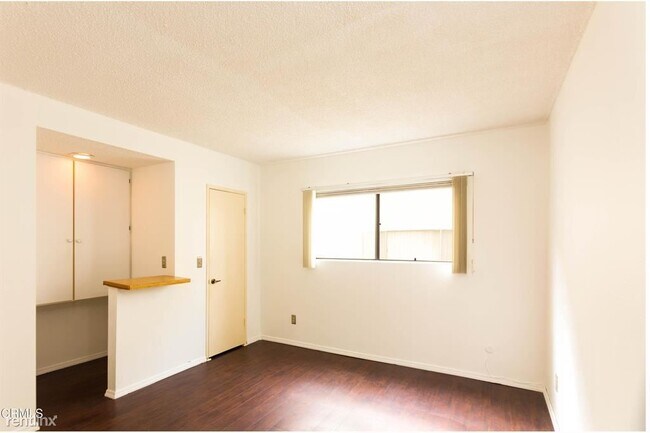 Building Photo - 2 br, 2 bath Condo - 1971 Rodney Dr Apt 203