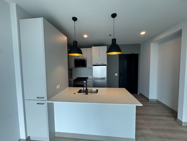 Photo - 2131 N Elston Ave Apartment