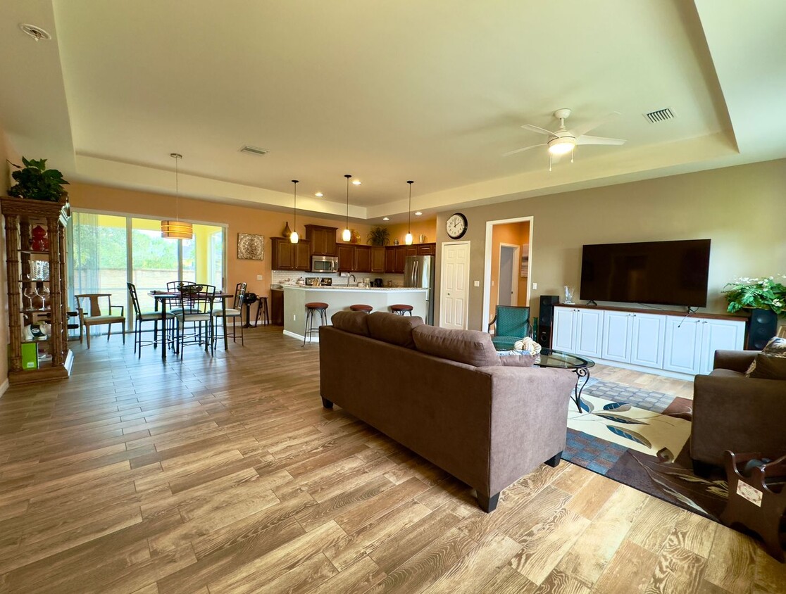 Foto principal - Furnished 3-Bedroom Retreat with Lanai in ...