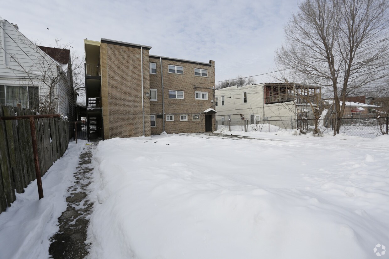 Building Photo - 8149 S Exchange Ave