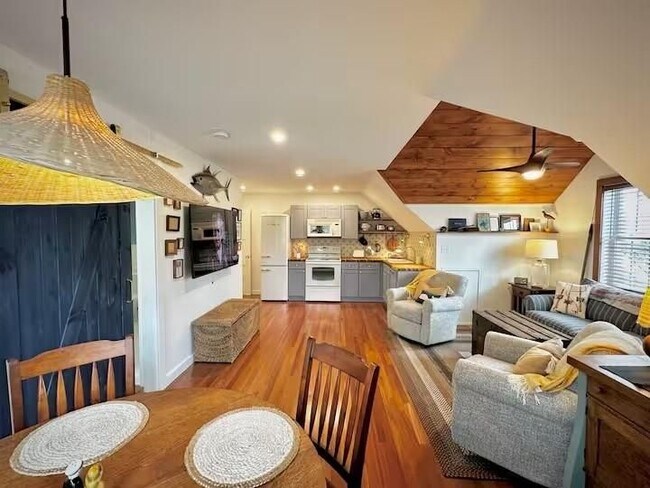 Foto del edificio - 316 Succotash Rd
