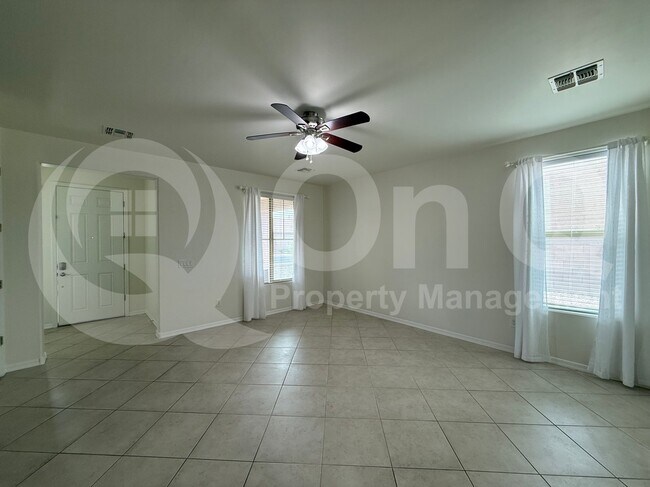 Foto del edificio - 12437 N Starthroat Dr