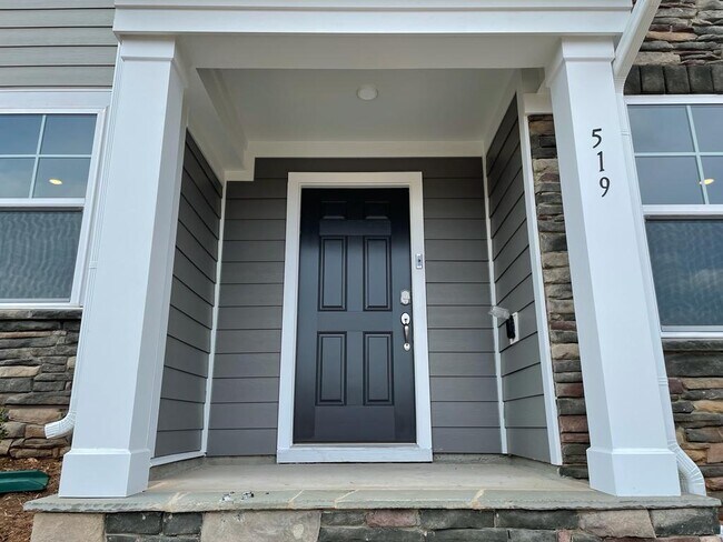 Building Photo - 519 Brushford Ln