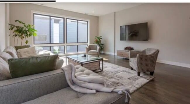 Foto del edificio - 1618 N Bosworth Ave