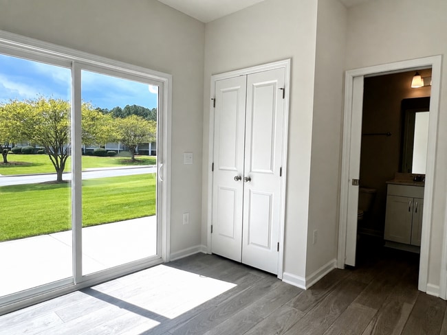 Building Photo - Beautiful 3 Bedroom 2.5 bath