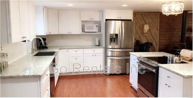 Foto del edificio - 12839 Davis Creek Rd