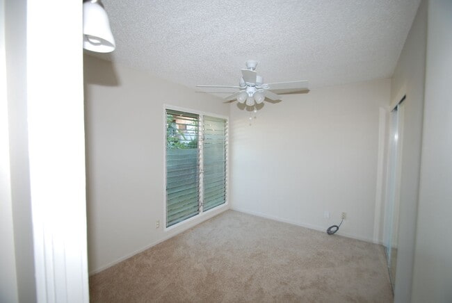 Building Photo - 1219-1219 Kuokoa St