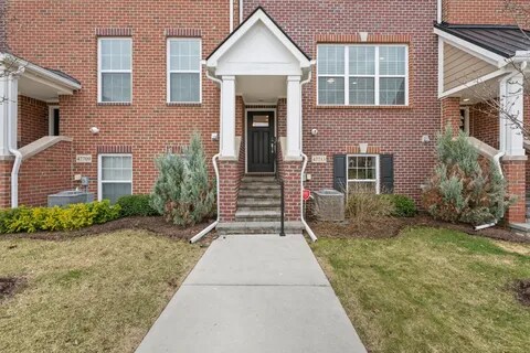 Foto del edificio - 47713 Hillcrest Dr