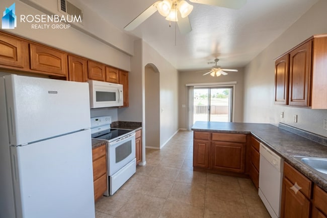 Foto del edificio - 15237 S Moon Valley Rd
