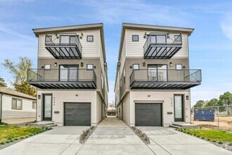 Building Photo - 2166 S Ash St