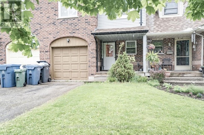 Building Photo - 78 Grandridge Crescent