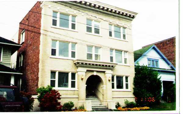 Primary Photo - 309 18th Ave E