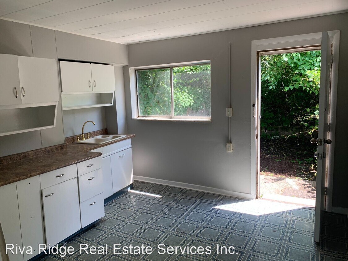 Primary Photo - 1 br, 1 bath House - 5105 1/2 Lytle St.