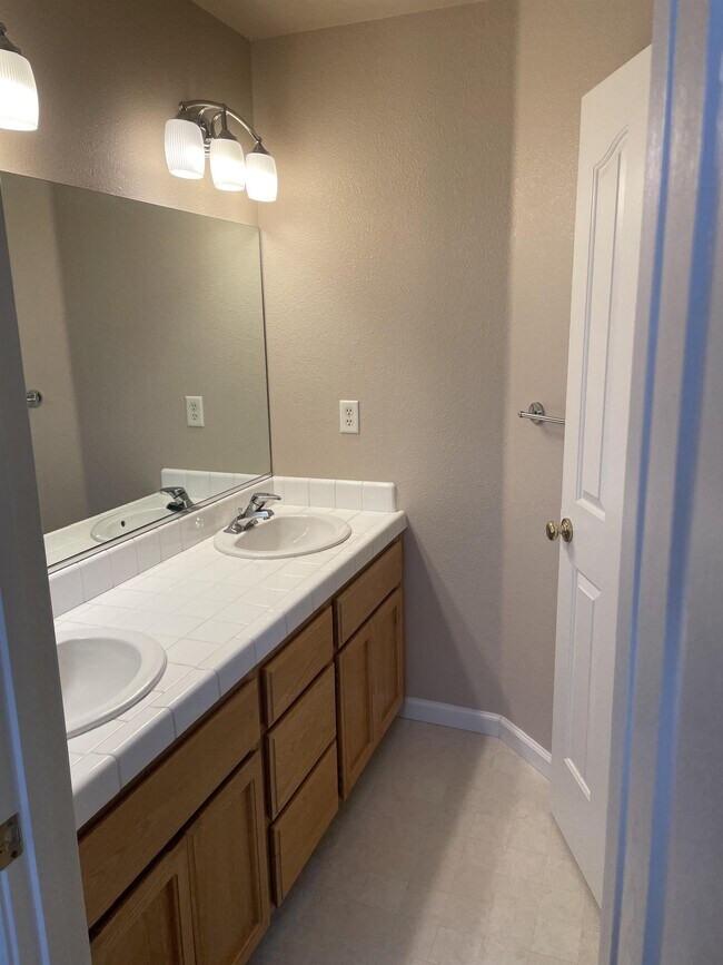 Building Photo - 4515 Sioux Ct