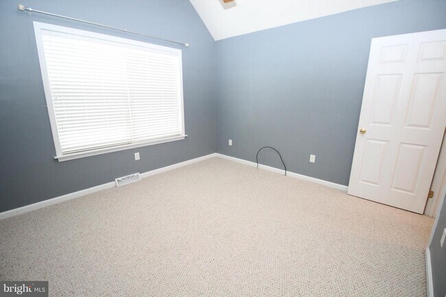 Building Photo - 90 Cherry Blossom Ct