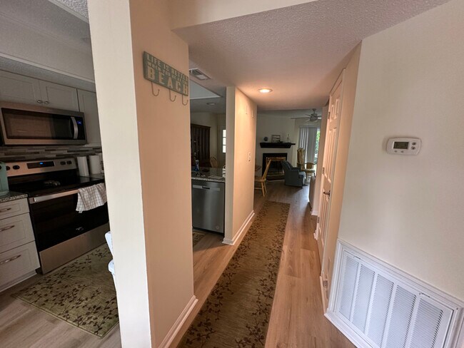 Foto del edificio - 16 Shadow Moss Pl